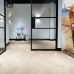 Sfeerplinten MDF Moderne plint 120x12 voorgelakt RAL 9005 - Afbeelding 2