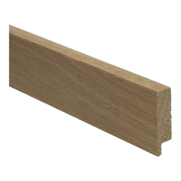 Rechte plint 54x15 eiken naturel gelakt